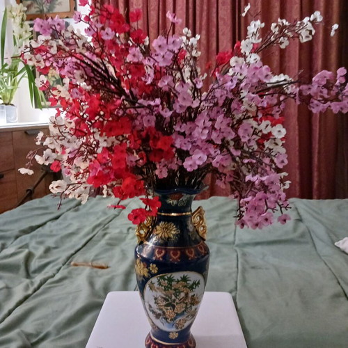 Vintage Chinese decorative vase 23cm like new