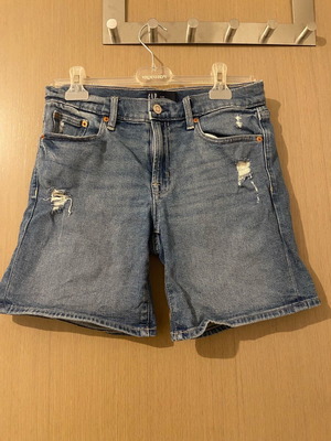 Gap denim shorts size 26 like new