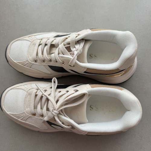 Guess chunky sneakers, beige and black, size 37