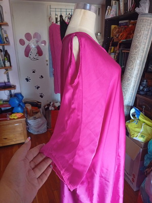 Satin caftan, fuchsia, XL, front opening, open shoulders