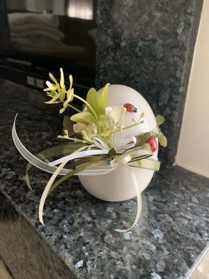 Decorative ceramic Easter eggs like new with lid