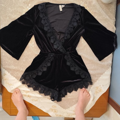 Velvet one-piece H&M black like new