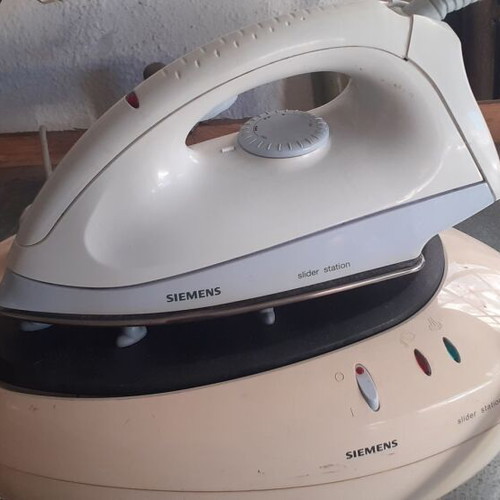 Siemens steam iron used, functional