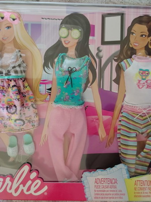 Barbie Fashionistas 2009 new doll clothes in box