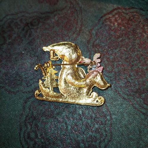 Christmas pin vintage used