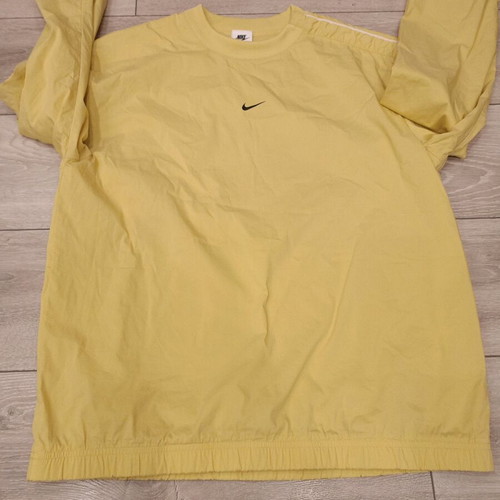 Nike yellow crewneck size M used