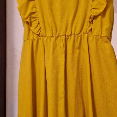Shein vintage dress with ruffles on sleeves, like new, size M, yellow