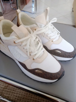 Αυθεντικά sneakers Michael Kors λευκά-καφέ-μπεζ, νούμερο 40, σχεδόν καινούργια