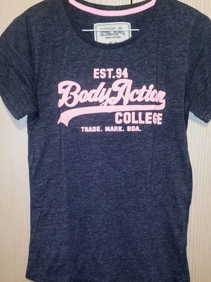 Body Action T-shirt like new, graphite gray with pink print, size Small