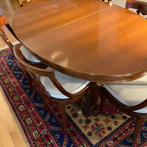 Varagkis dining table and sofa like new