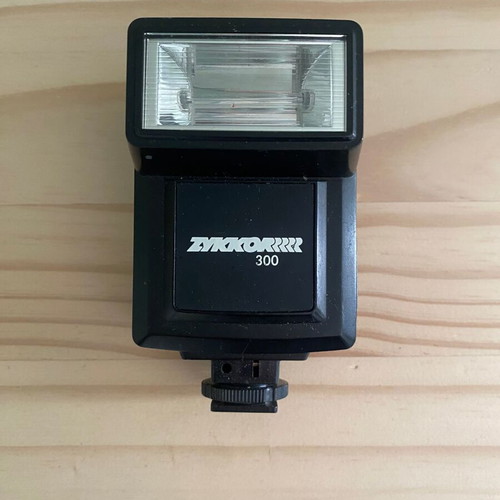 Zykkor 300 vintage flash unit used