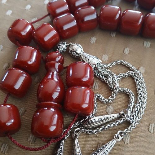 Bakelite Komboloi chatzikos 10, like new, 33 beads, traditional metal finish