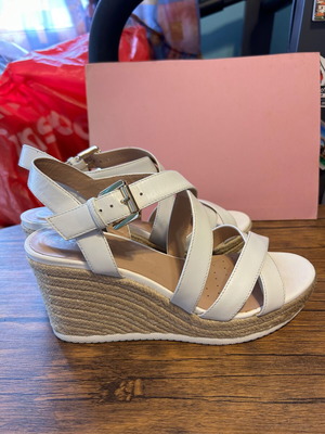 Geox platforms size 39 like new, white and beige