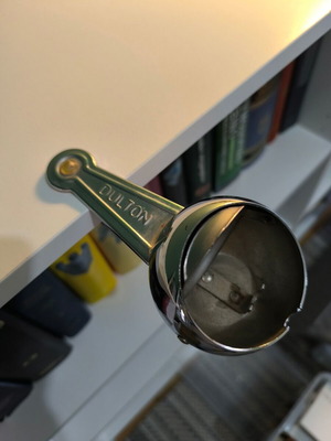 Ashtray clip like new, silver nickel color