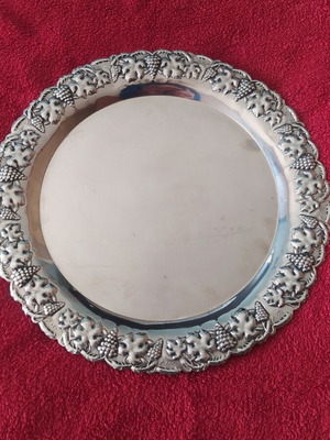 Serving platter without mark like new