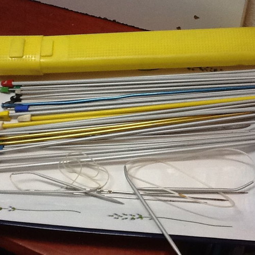 Classic knitting needles set in vintage case