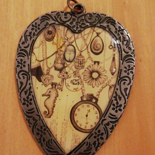 Vintage steampunk heart pendant used, silver and beige