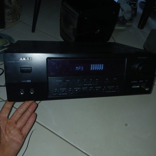 Akai 320 audio system