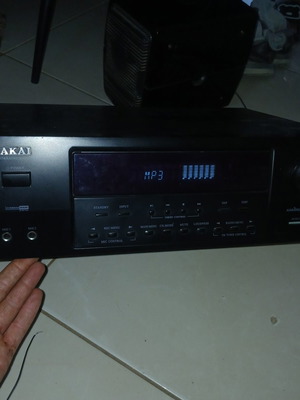 Akai 320 audio system