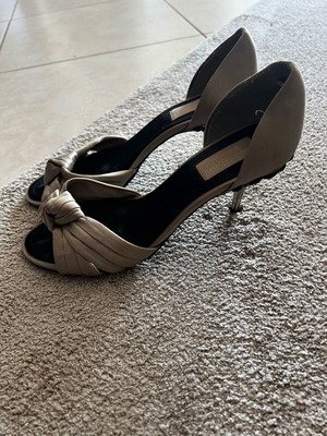 Zara πέδιλα 37 σαν καινούργιο, σατέν nude με πέτρες