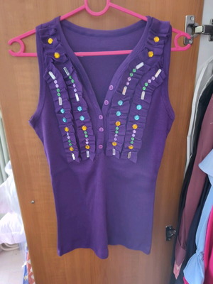 Rib top purple with sewn decorative stones like new