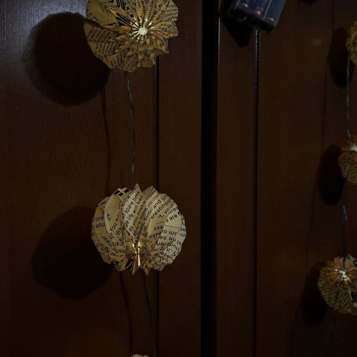 Battery-operated string lights warm white