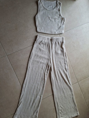 Σετ Shein καινούργιο, αμάνικο crop top και παντελόνι μπεζ