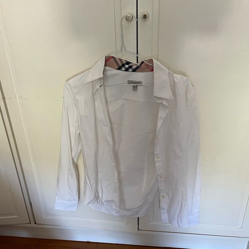Burberry white shirt like new, classic piece