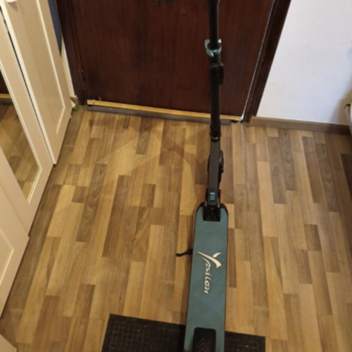 Electric Hybrid Scooter like new with digital display and accessories