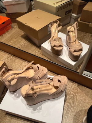 Sante platform sandals, pink suede, size 38