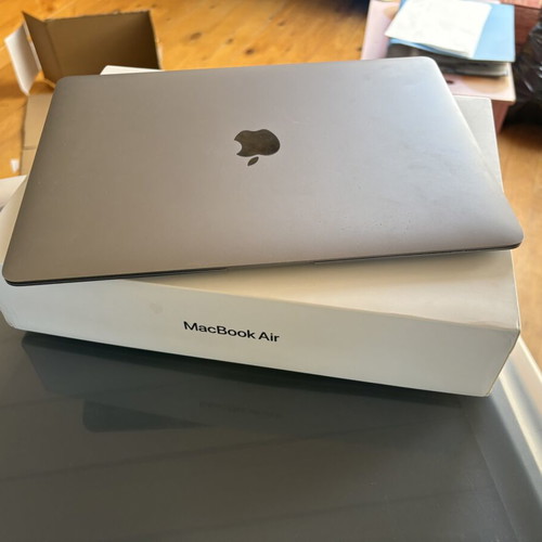 MacBook Air M1 13" laptop, 16GB RAM, 256GB SSD
