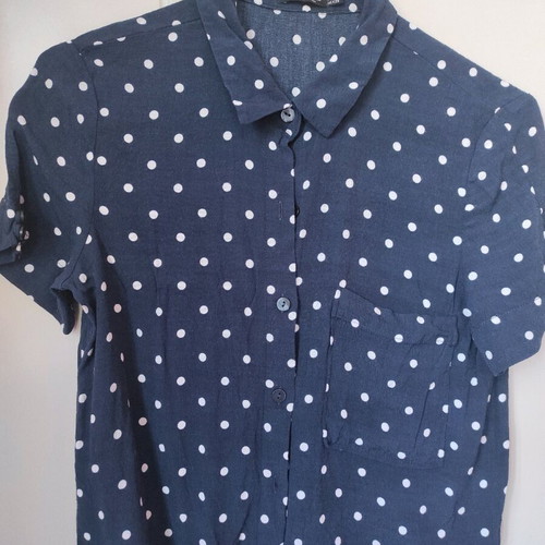 Bershka crop shirt like new, short sleeve dark blue polka dot with white