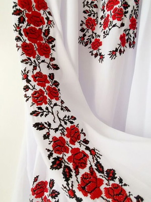 Μπλούζα με κεντητά λουλούδια καινούργιο, μέγεθος M