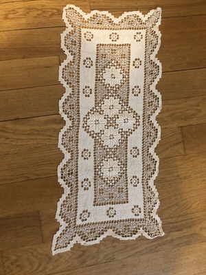 Traditional Cretan Kopaneli Lace Table Runner like new, ecru 60x30cm