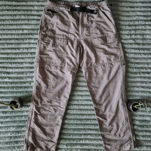 The North Face Convertible 2 in 1 pants/shorts like new, size L