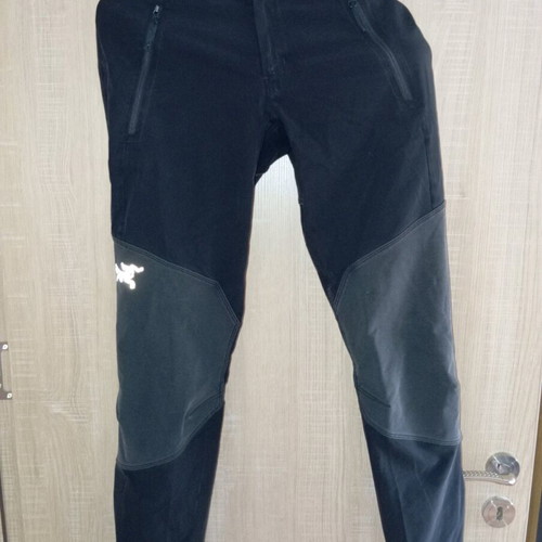 Arc'teryx pants size S-M like new, black