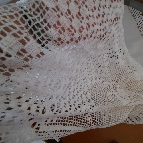 Crochet table runner like new, vintage heirloom