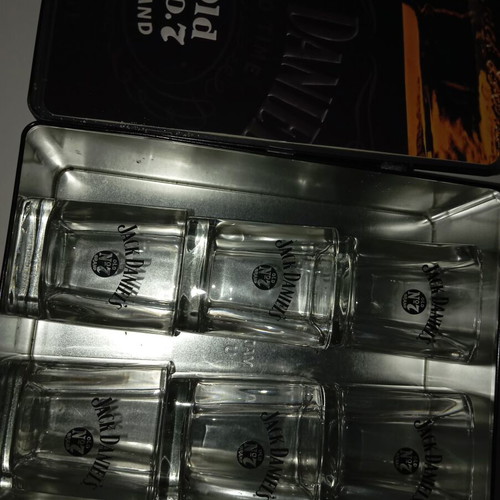 Jack Daniel's Old No7 brand set with 6 whiskey glasses and metal box new