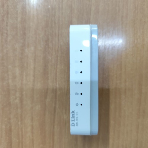 D-Link GO-SW-5E network switch 5 ports Fast Ethernet used