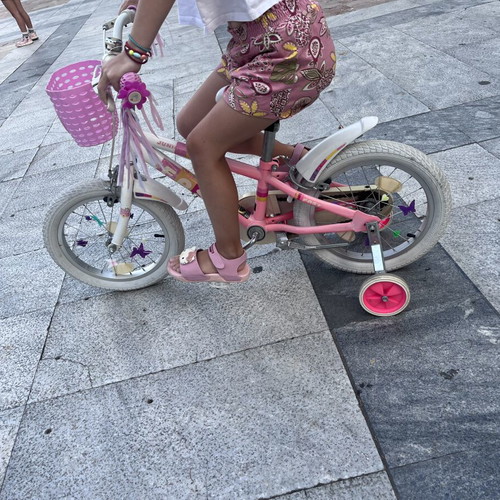 Girls 16 Inch Bicycle like new, white, BMX with V-Brakes