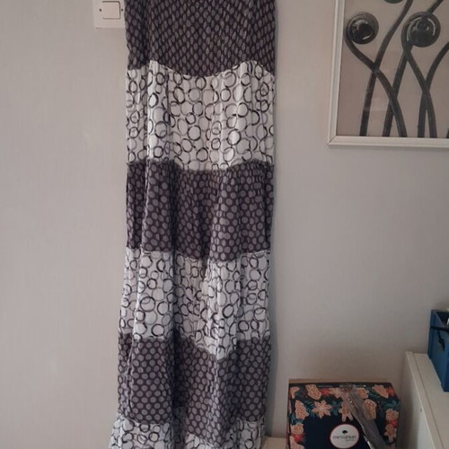 Summer dress used, M/L, white and gray with pattern