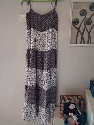 Summer dress used, M/L, white and gray with pattern