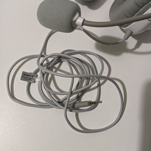 Headphones with support stand