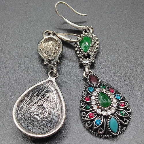 Gianniotika earrings like new, multicolored