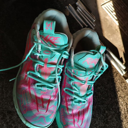 Puma MB.01 M.E.L.O. x 1 of One Rick and Morty basketball shoes used, size 43, pink mint