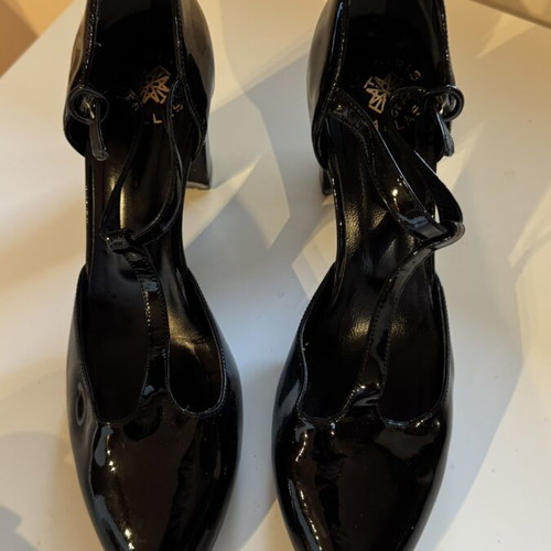 Tsakiris Mallas black patent leather pumps size 40 like new