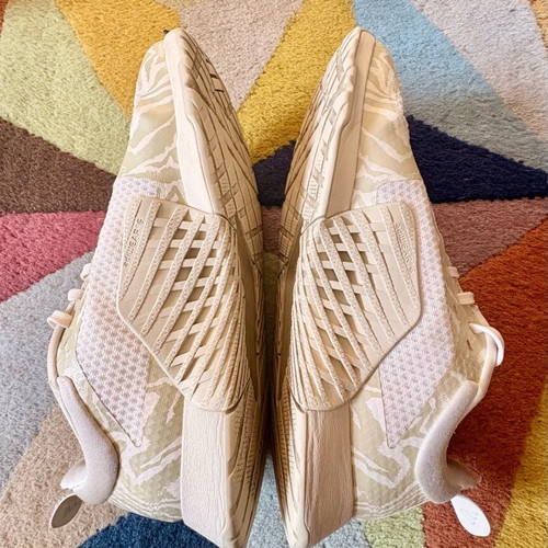 Adidas athletic shoes used, size 41, white