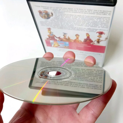 Chicken Run DVD like new with subtitles, comedy adventure fantasy
