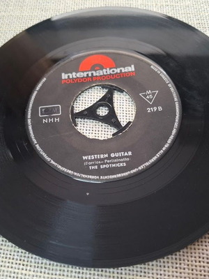 The Spotnicks – Dark Eyes / Western Guitar  7' ΣΠΑΝΙΟ