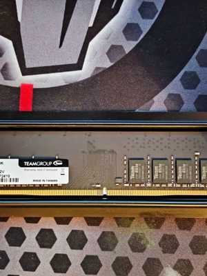 DDR4 TeamGroup Elite Dark 8GB 3200GHz RAM σαν καινούργια